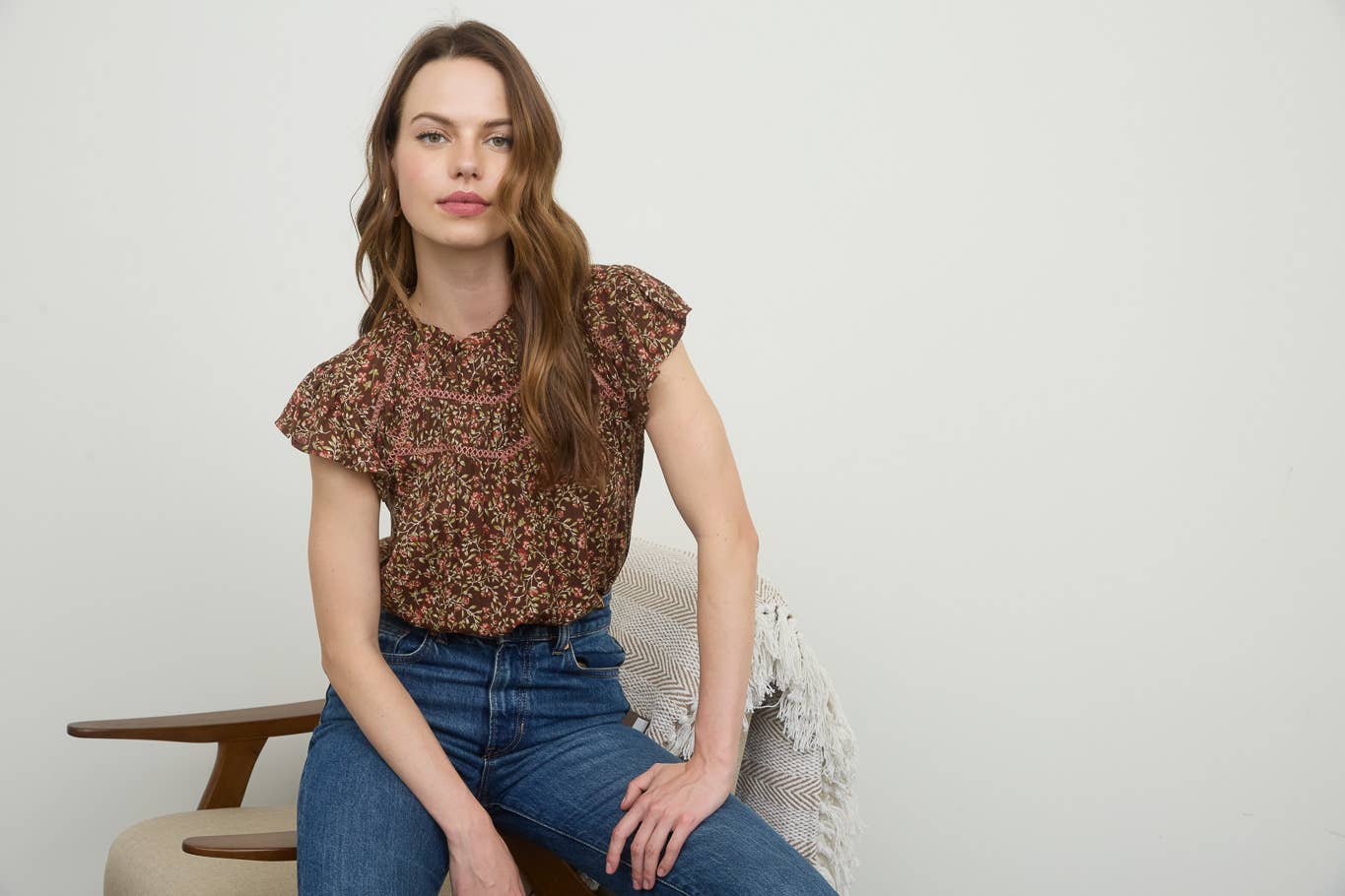 FLORAL LACE YOKE TRIM RUFFLE DETAIL SHORT SLEEVE TOP