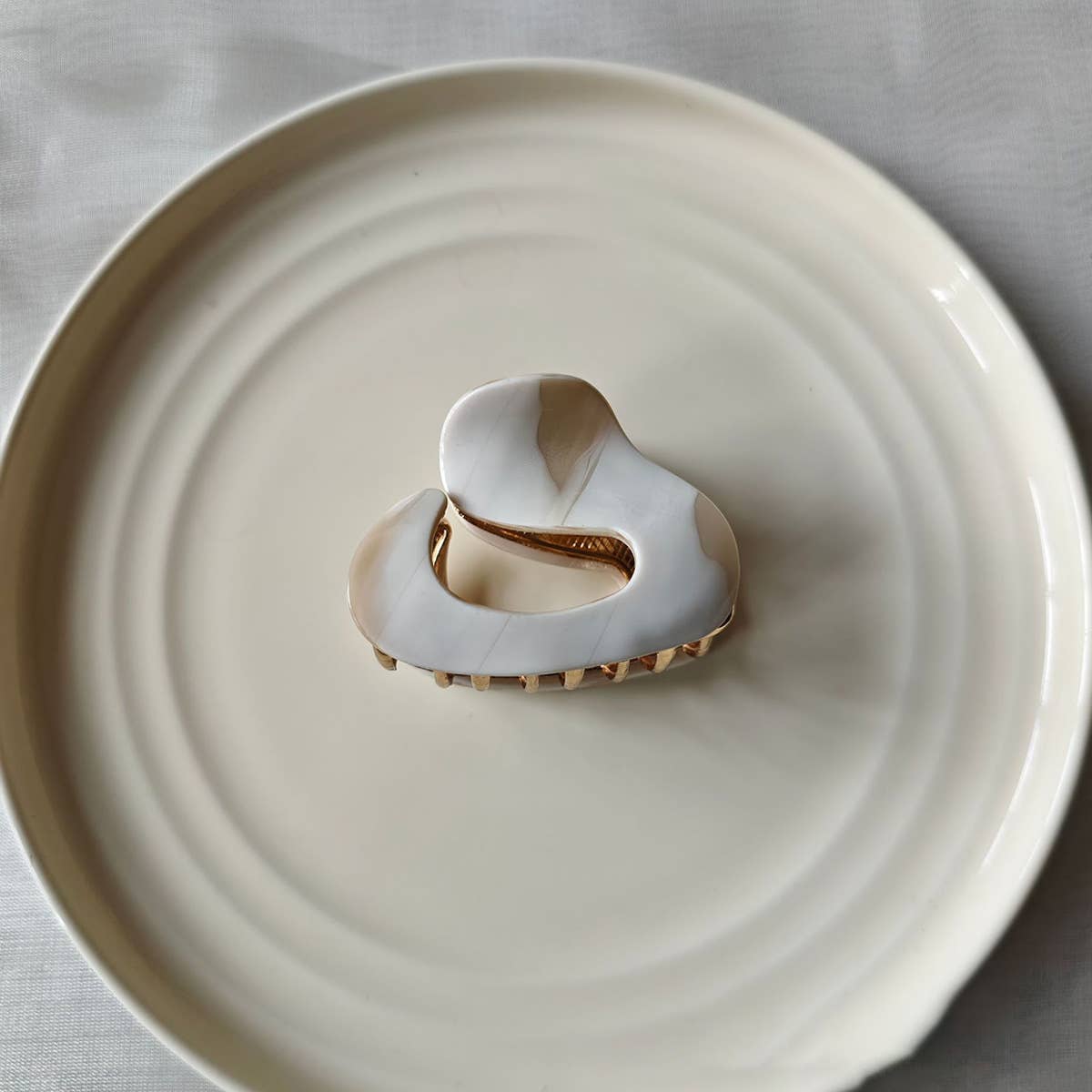 French Acetate Hair Claw - Elegant Alloy Clip_CWAHA2695