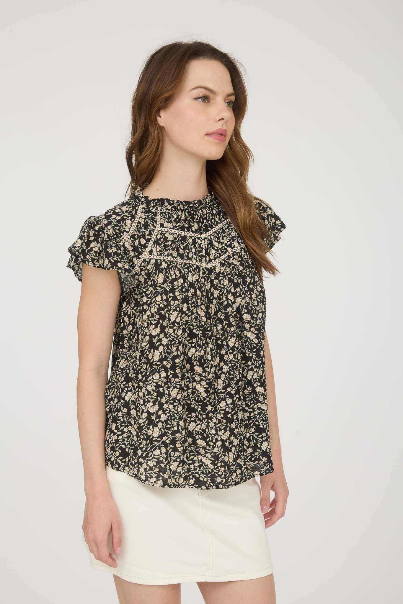 FLORAL LACE YOKE TRIM RUFFLE DETAIL SHORT SLEEVE TOP