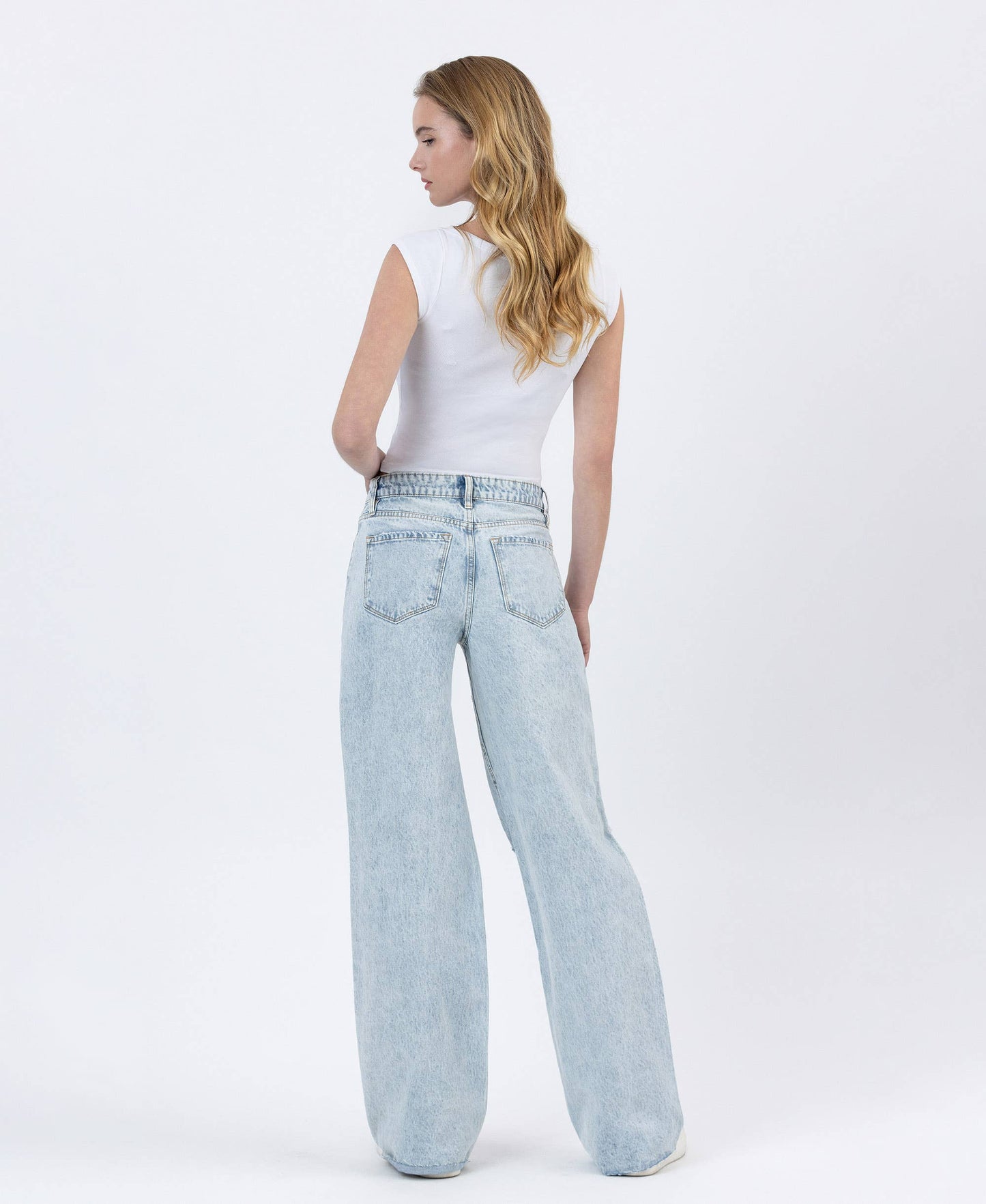 HIGH RISE DISTRESSED LONG BAGGY WIDE LEG JEANS BY4653L