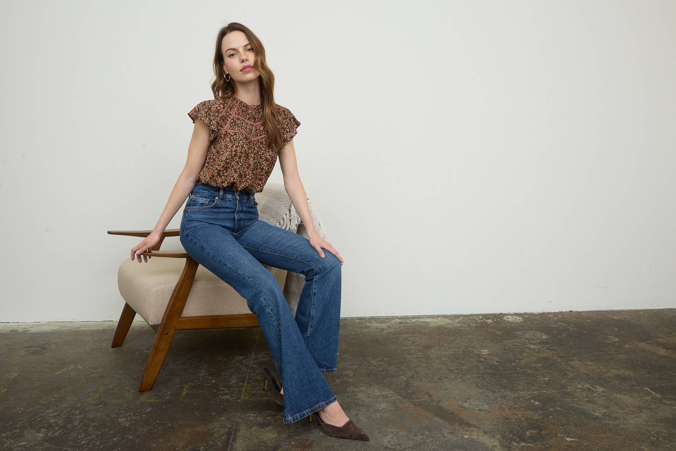 FLORAL LACE YOKE TRIM RUFFLE DETAIL SHORT SLEEVE TOP