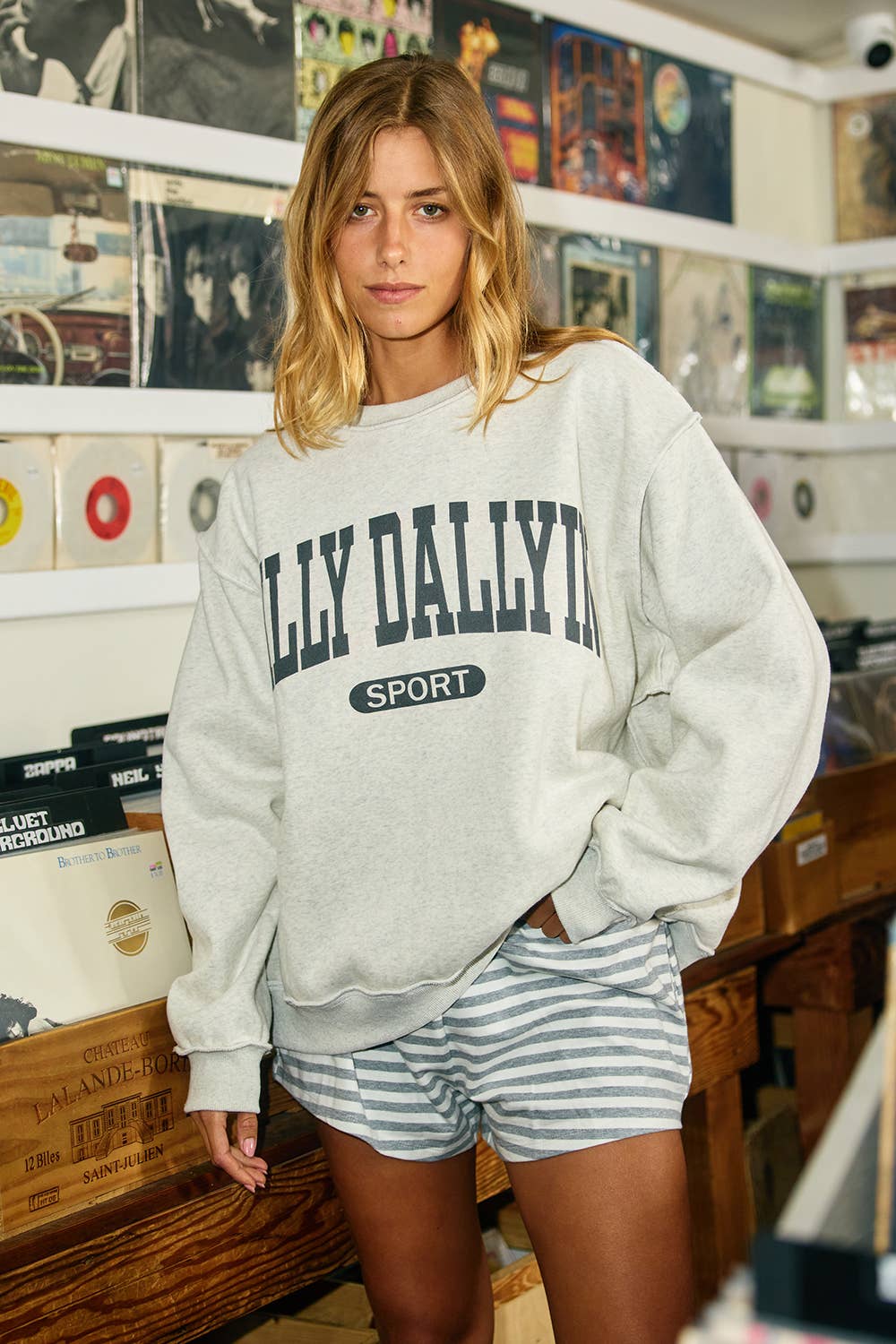 IT2821-DILLYDALLYIN  Reversible Oversized Sweatshirt