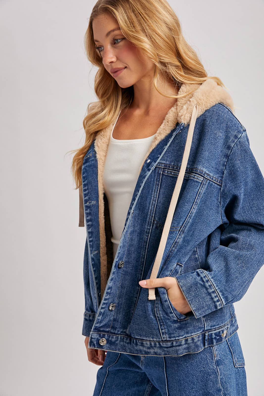 BUTTON DOWN FAUX FUR HOODED DENIM JACKET