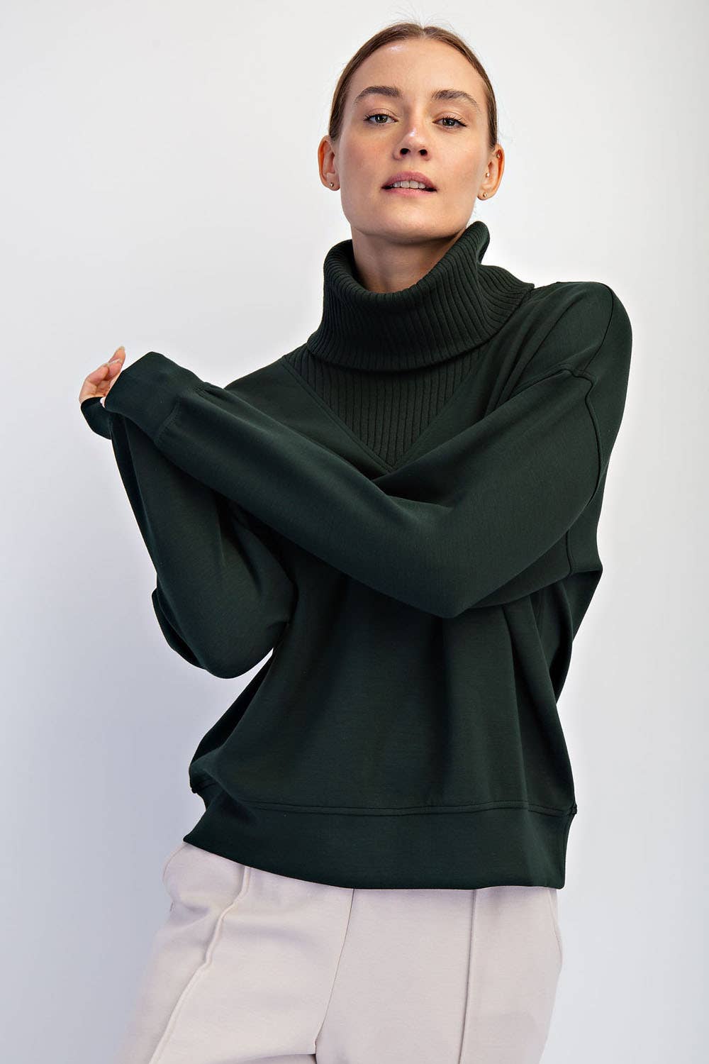 MODAL SCUBA LUXE V-TURTLENECK