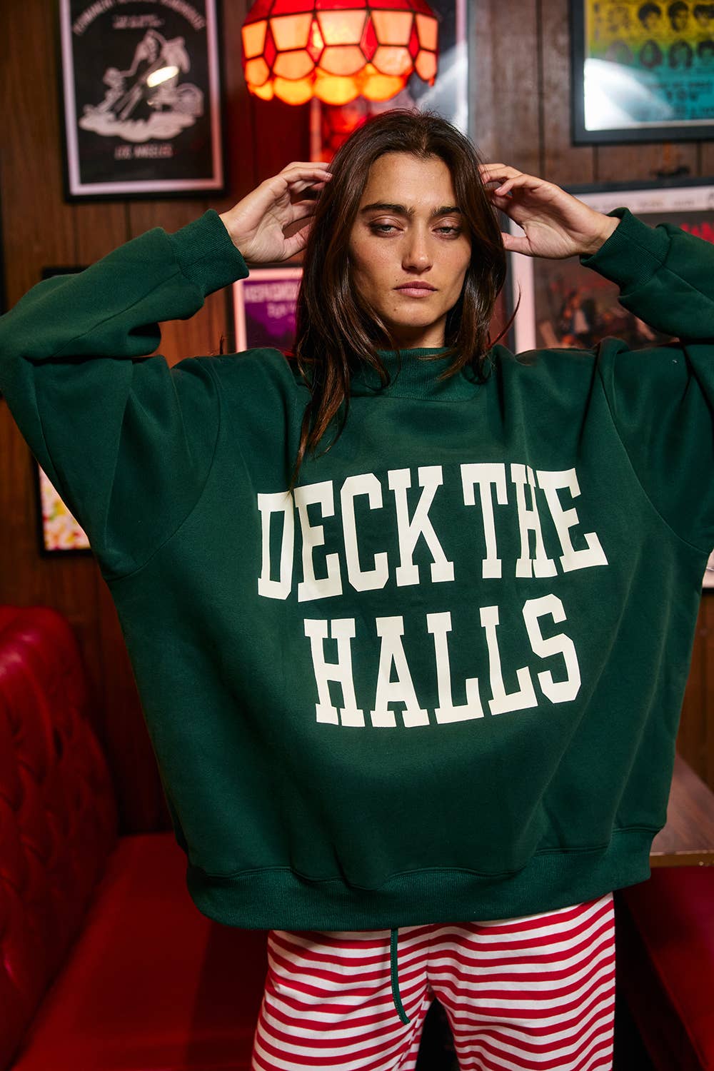 IT2594-DECKTHEHALLS / Reversible Mock-Neck Sweatshirt
