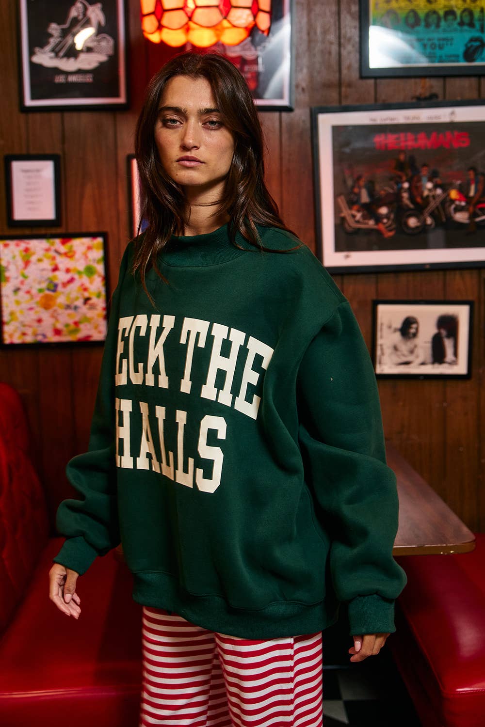 IT2594-DECKTHEHALLS / Reversible Mock-Neck Sweatshirt