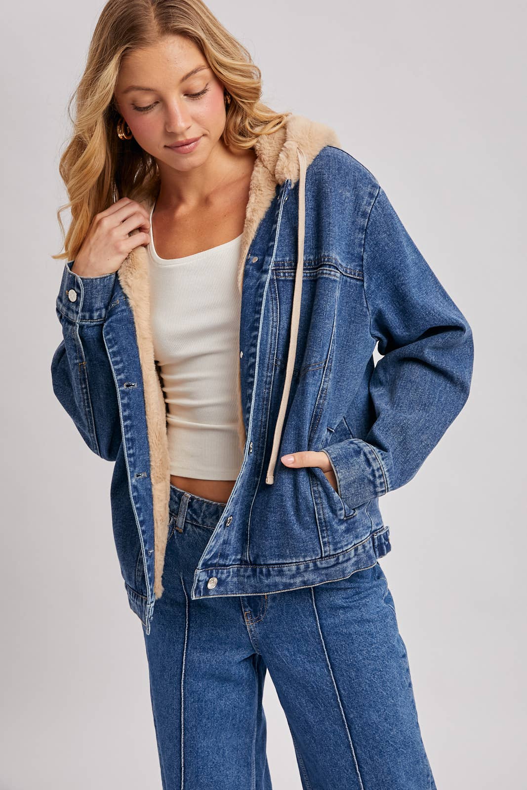 BUTTON DOWN FAUX FUR HOODED DENIM JACKET
