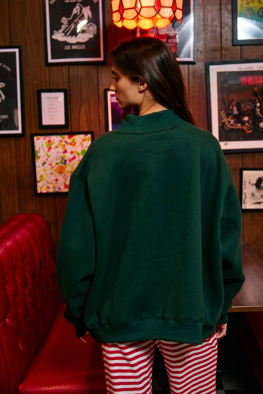 IT2594-DECKTHEHALLS / Reversible Mock-Neck Sweatshirt