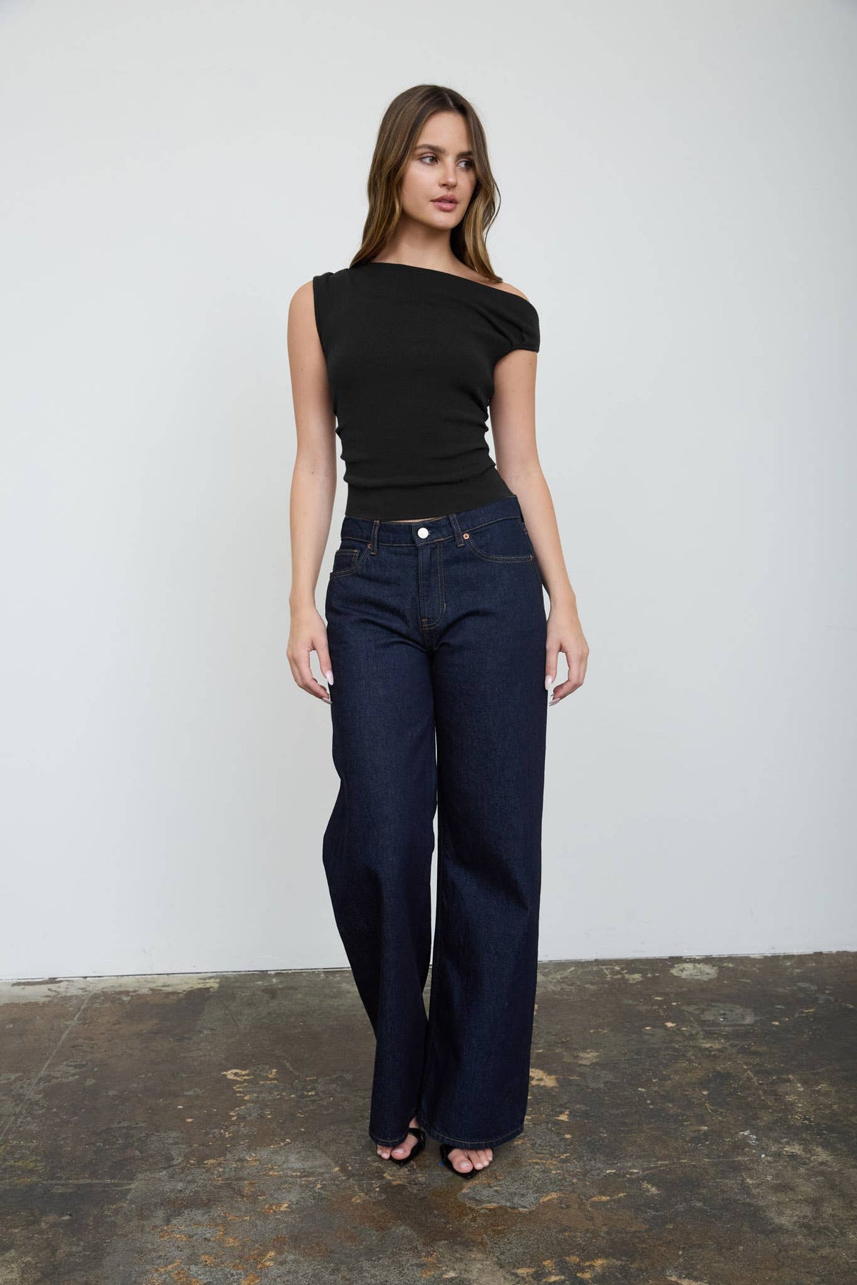 ASYMMETRIC BOAT NECK FITTED KNIT SWEATER TOP