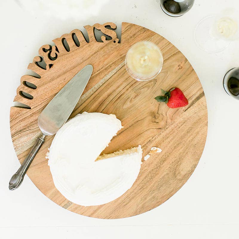 Face to Face Cutting Board - Mr & Mrs
