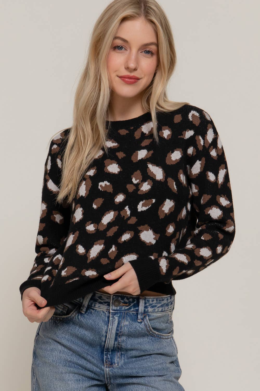 Long Sleeve Crew Neck Animal Jacquard Sweater Top