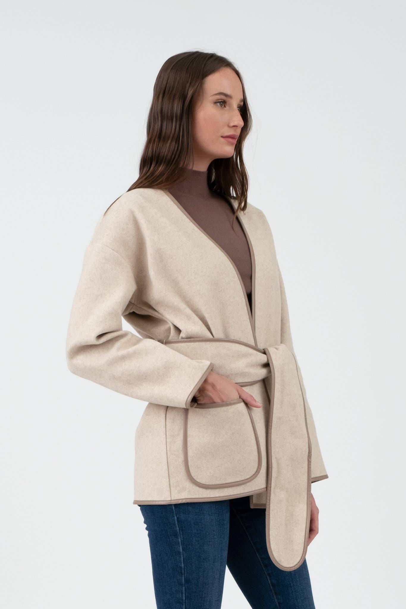 CONTRAST TRIM BELTED COAT