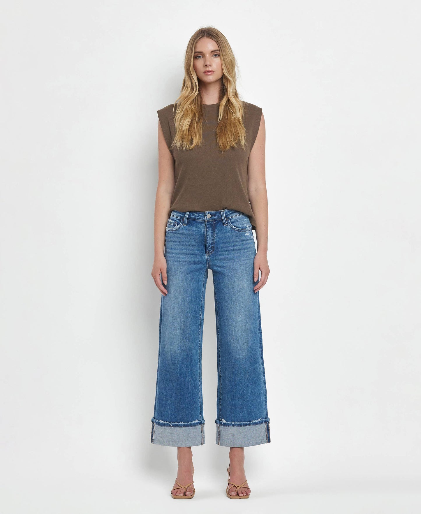 HIGH RISE MEDIUM WASH CUFFED WIDE JEANS F5890