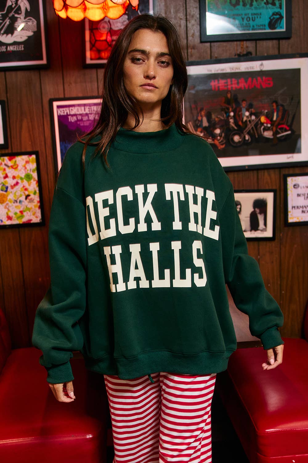 IT2594-DECKTHEHALLS / Reversible Mock-Neck Sweatshirt