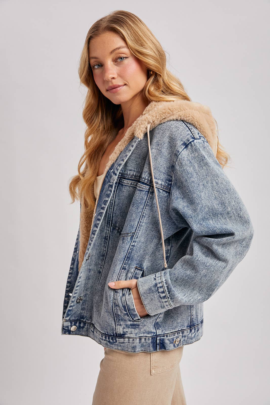 BUTTON DOWN FAUX FUR HOODED DENIM JACKET