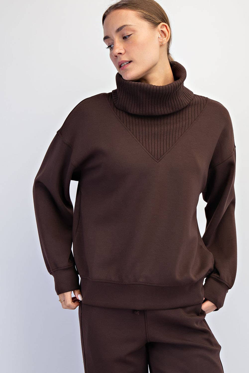MODAL SCUBA LUXE V-TURTLENECK