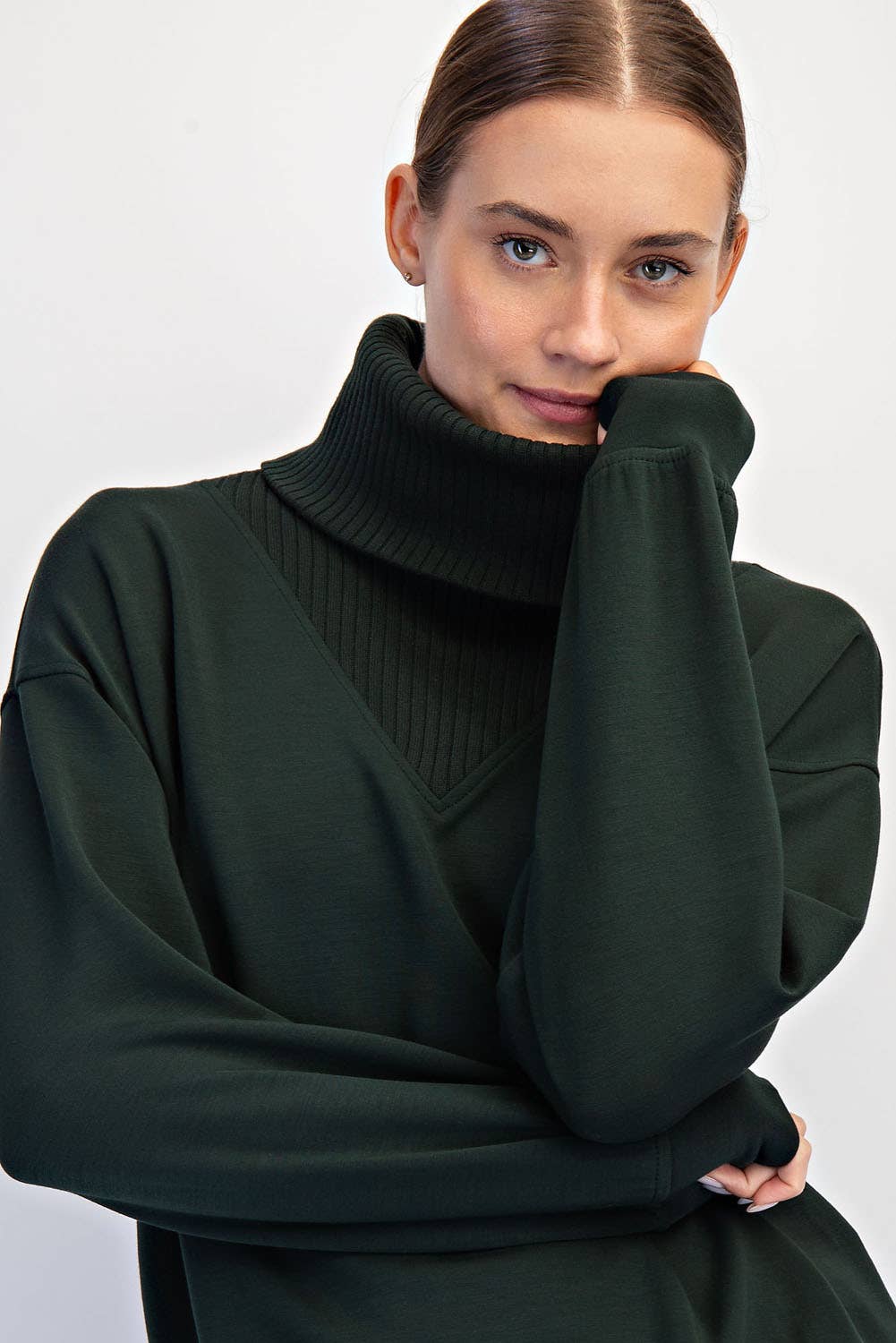 MODAL SCUBA LUXE V-TURTLENECK