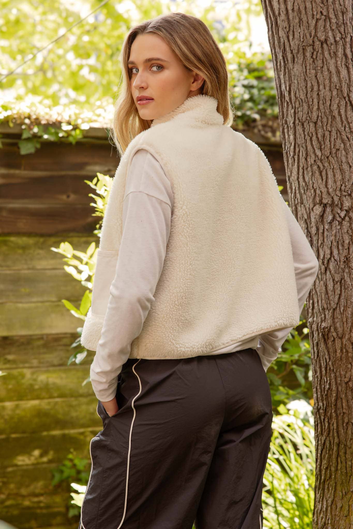FLEECE ZIP UP VEST WITH POCKETS