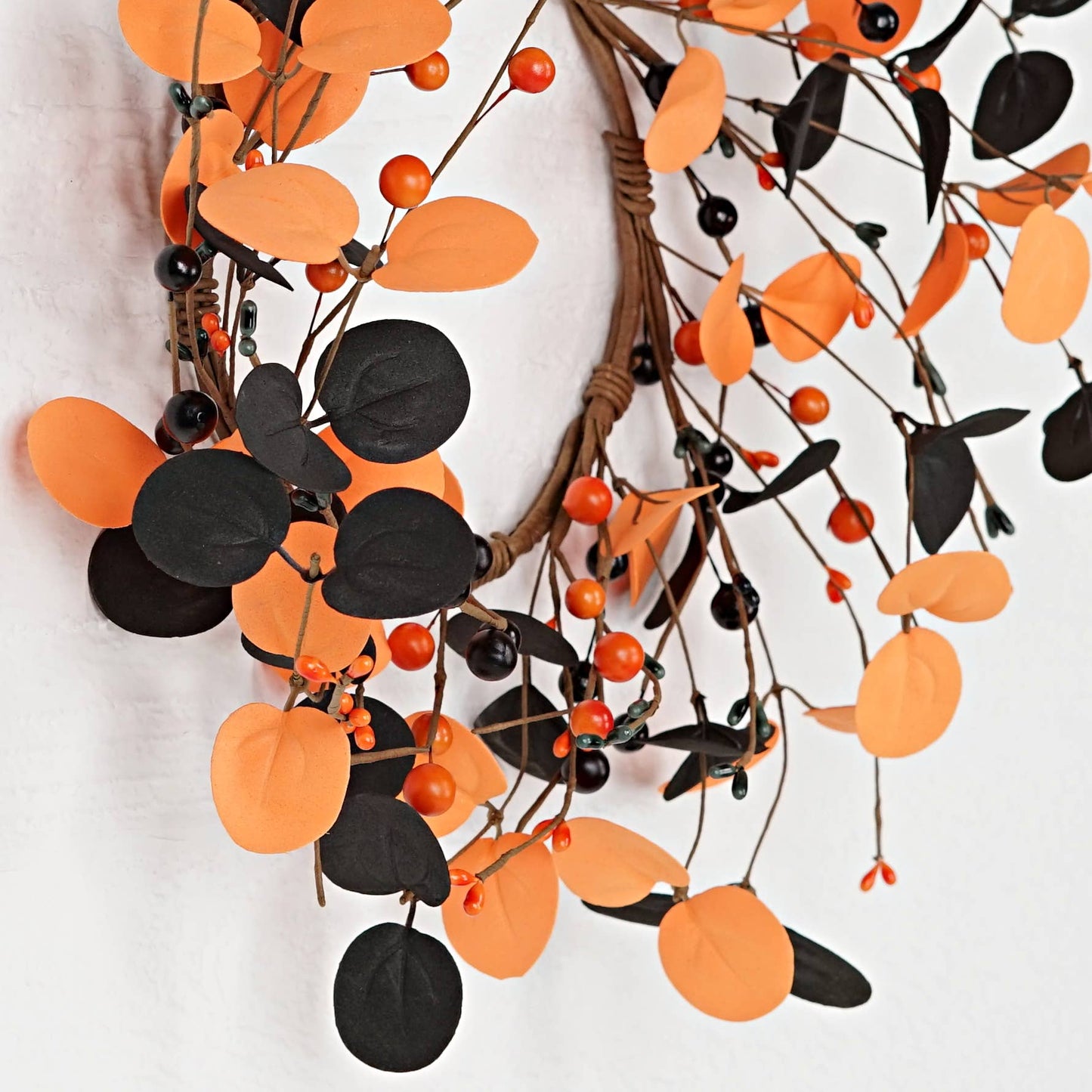 31372-14-inch(6.5)Wreath w. Black orange foam silver dollar