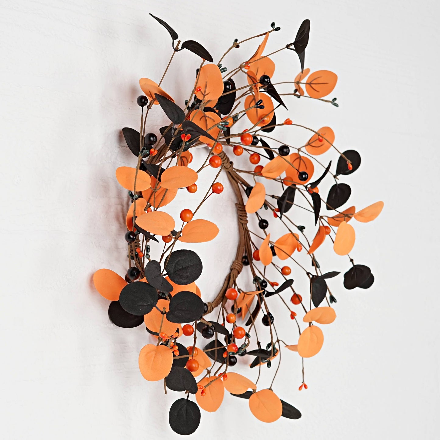 31372-14-inch(6.5)Wreath w. Black orange foam silver dollar