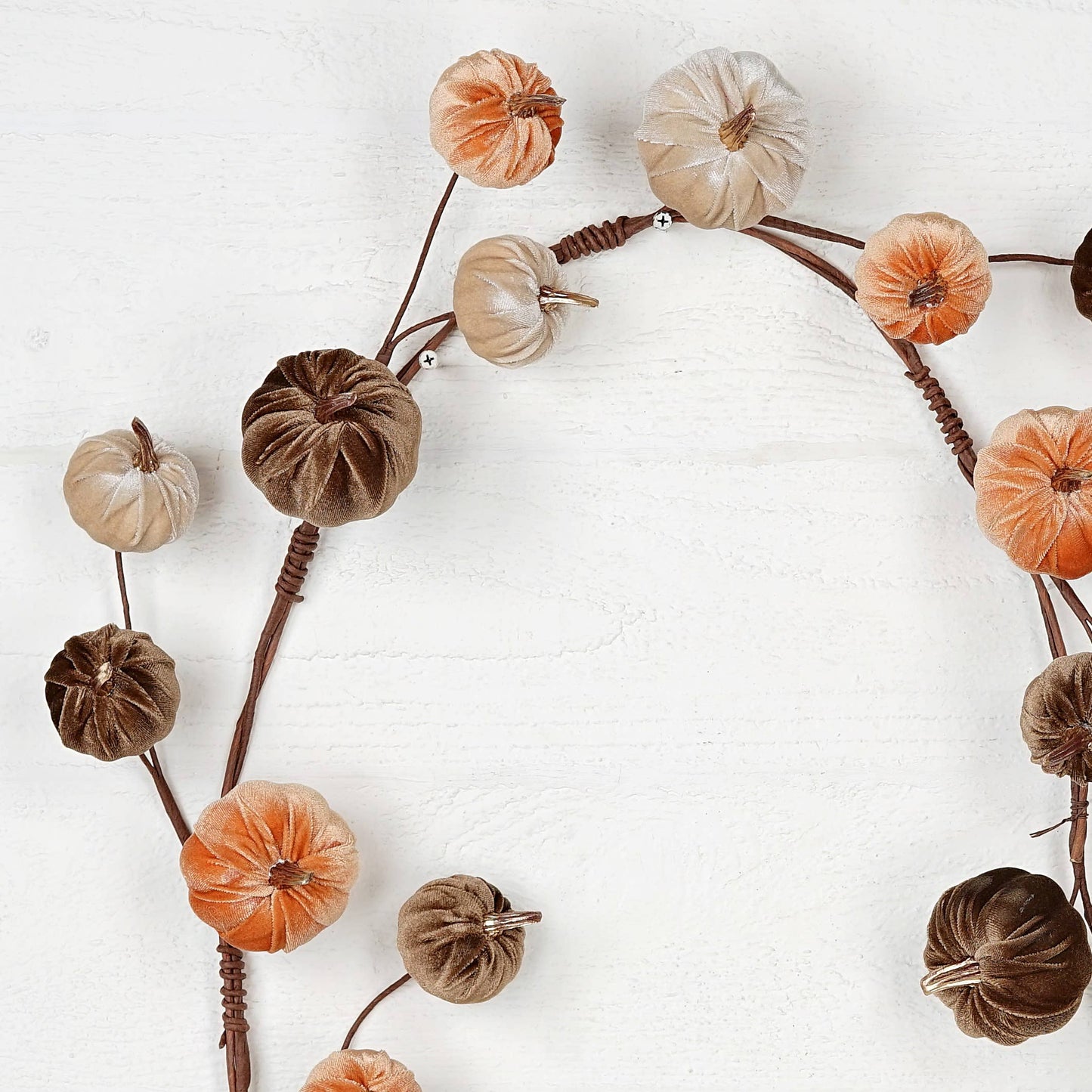 31320-4-foot Garland with mixed pumpkins