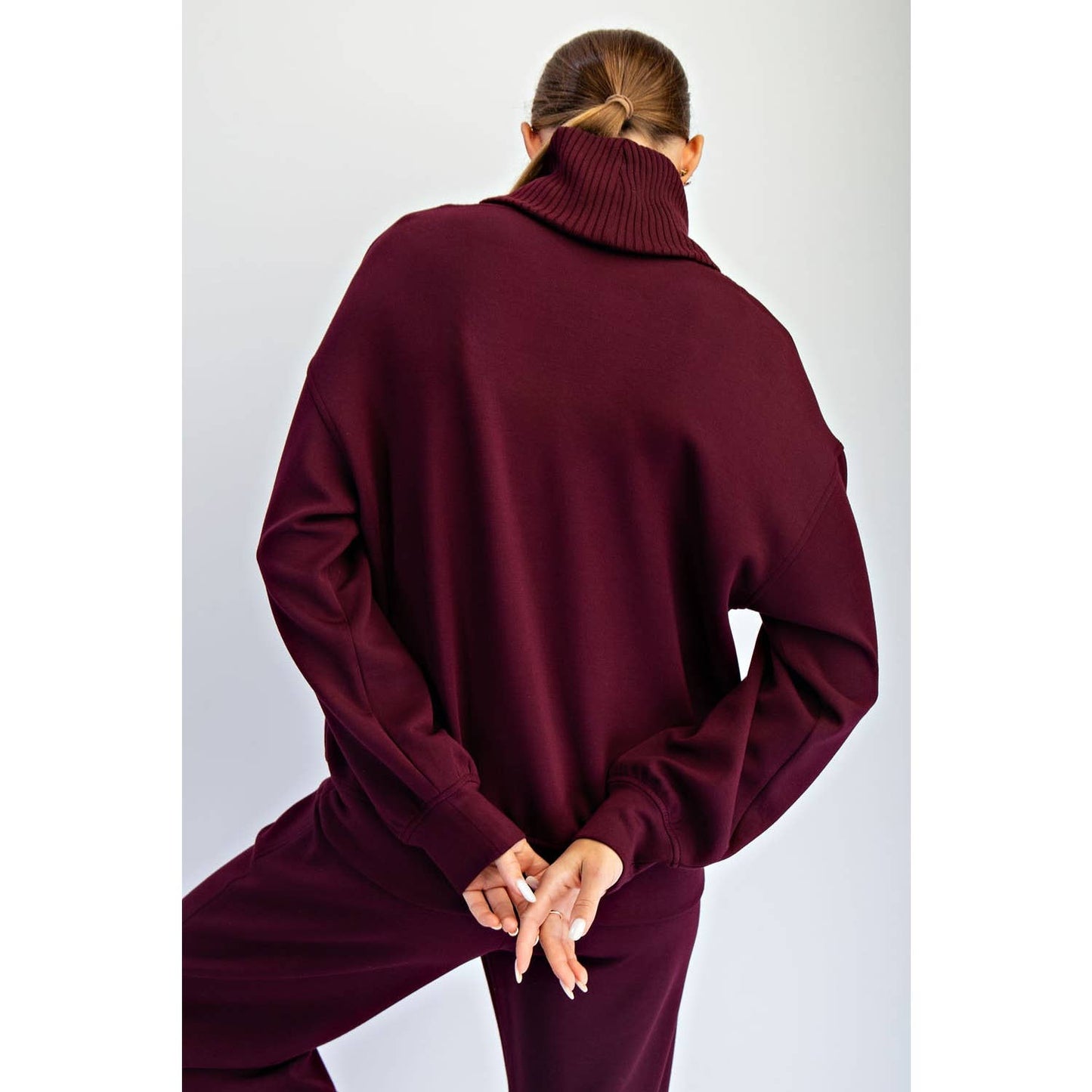 MODAL SCUBA LUXE V-TURTLENECK