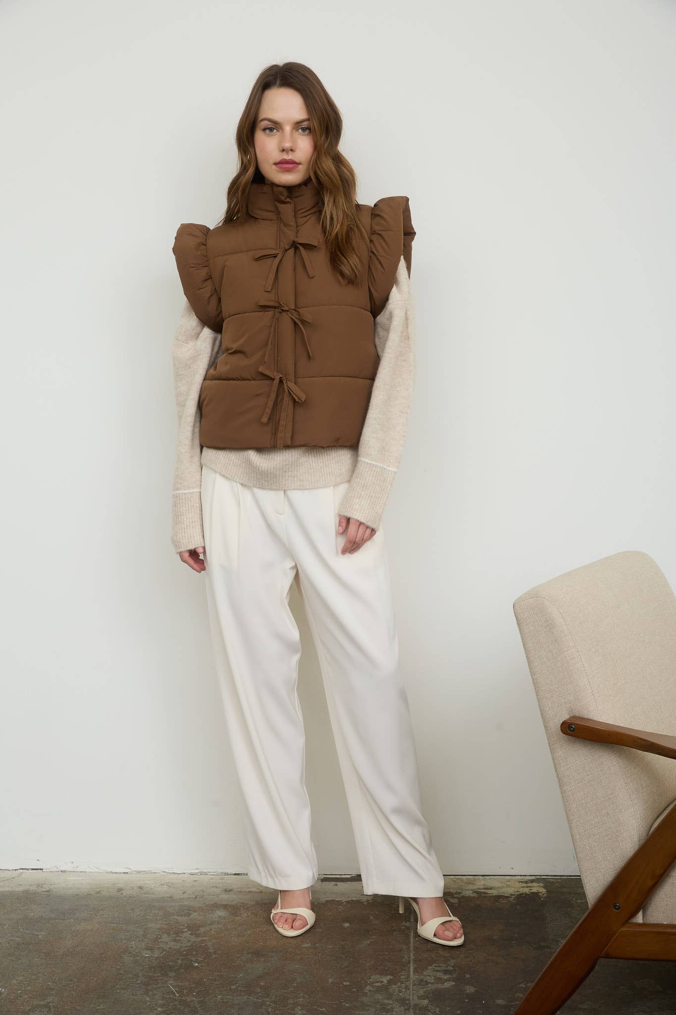 FLUTTER SLEEVE BOW DETAIL ZIP-UP PUFFER VEST