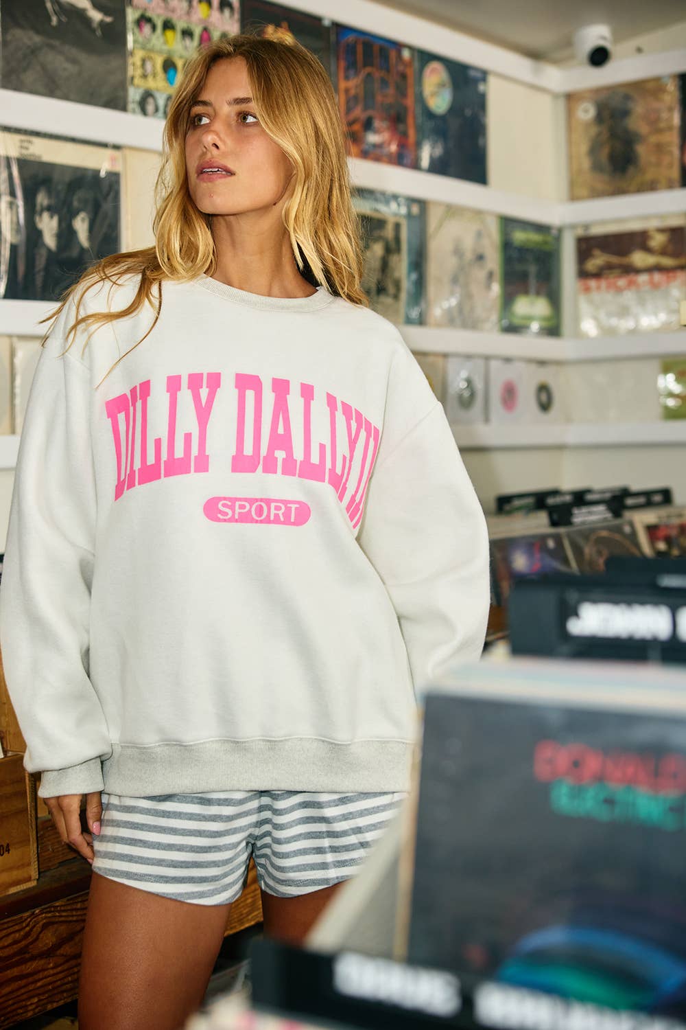 IT2821-DILLYDALLYIN  Reversible Oversized Sweatshirt