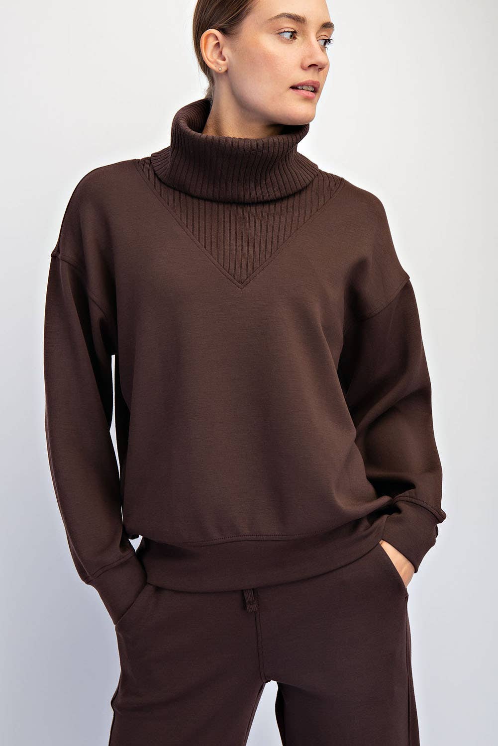 MODAL SCUBA LUXE V-TURTLENECK