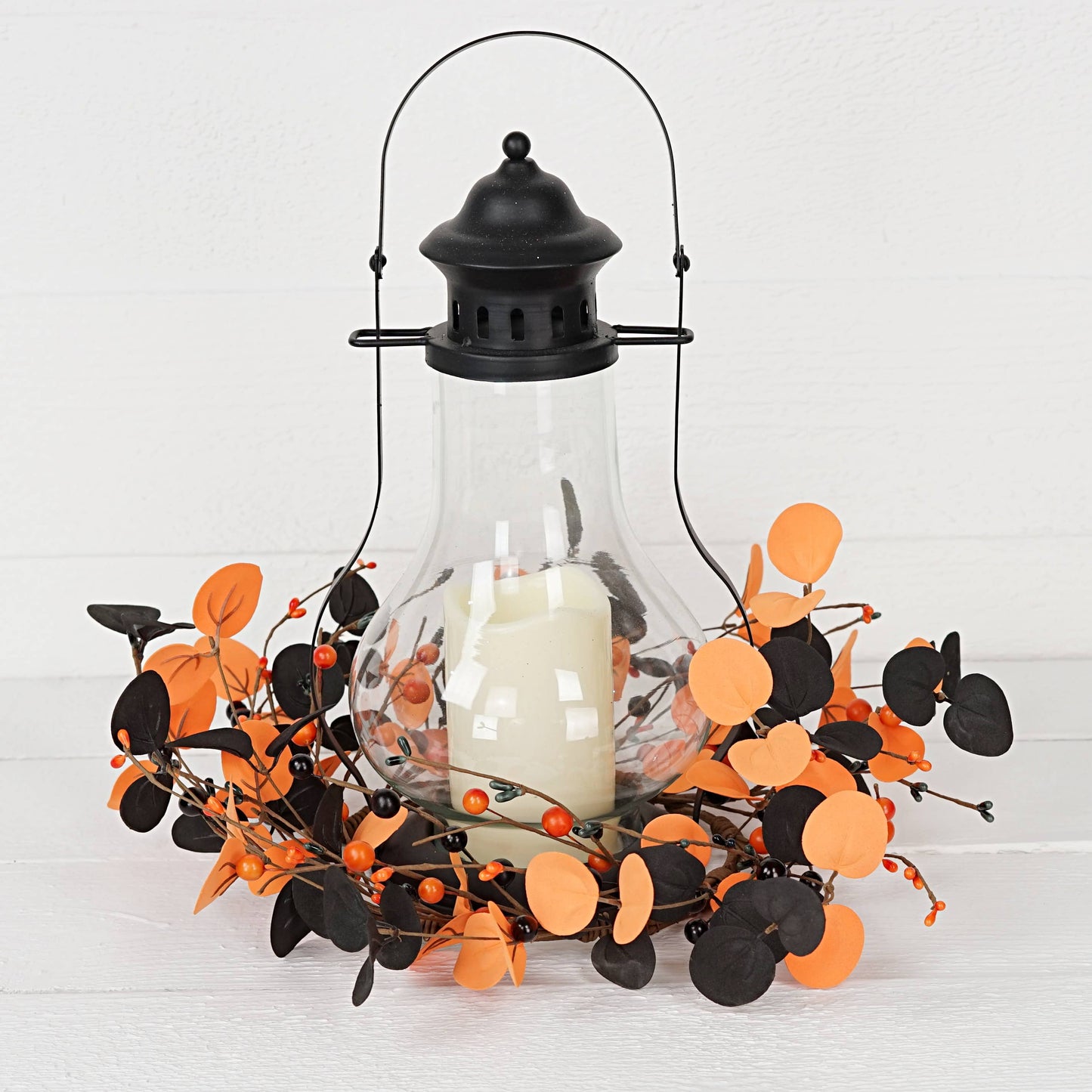 31372-14-inch(6.5)Wreath w. Black orange foam silver dollar