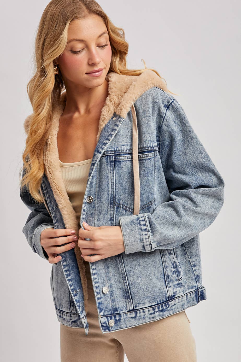 BUTTON DOWN FAUX FUR HOODED DENIM JACKET