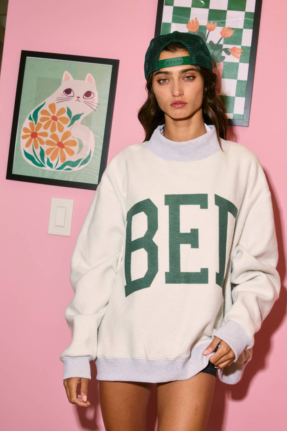 IT2594-GYM 'GYM & BED' Print Reversible Mockneck Sweatshirt