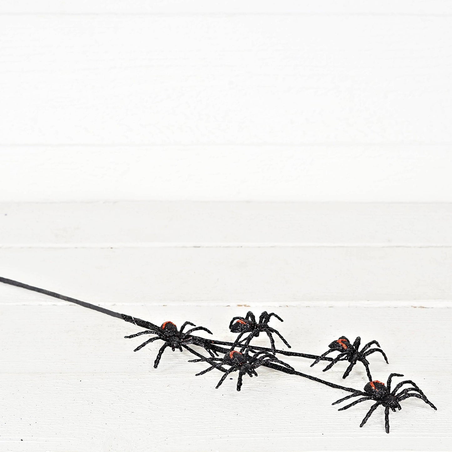 31905-Halloween-18in Spray-Glittered mini Black SpidersX5