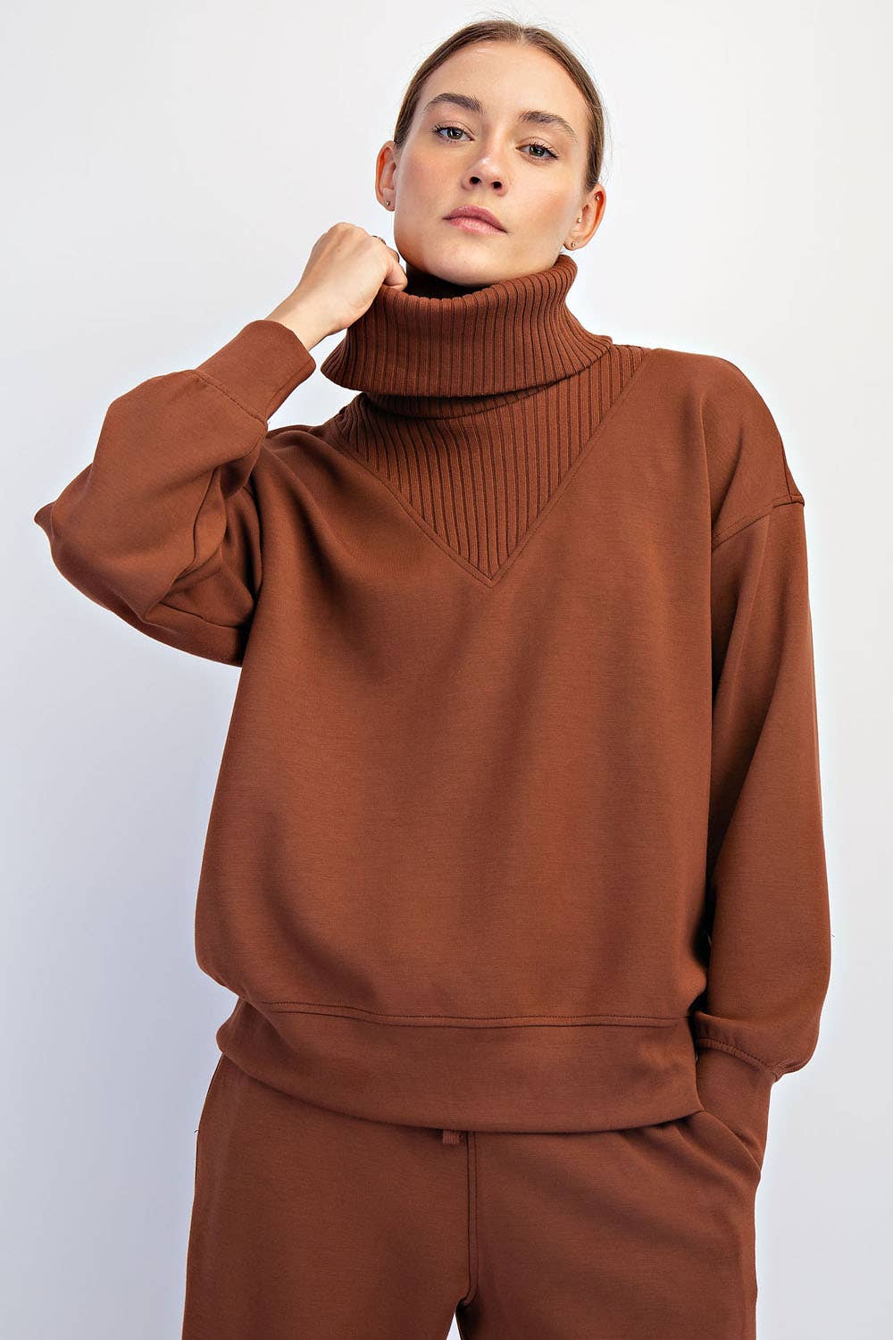 MODAL SCUBA LUXE V-TURTLENECK