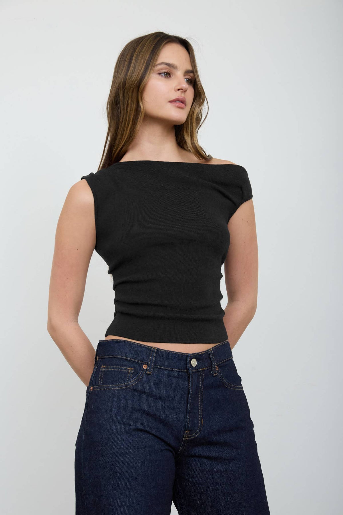 ASYMMETRIC BOAT NECK FITTED KNIT SWEATER TOP