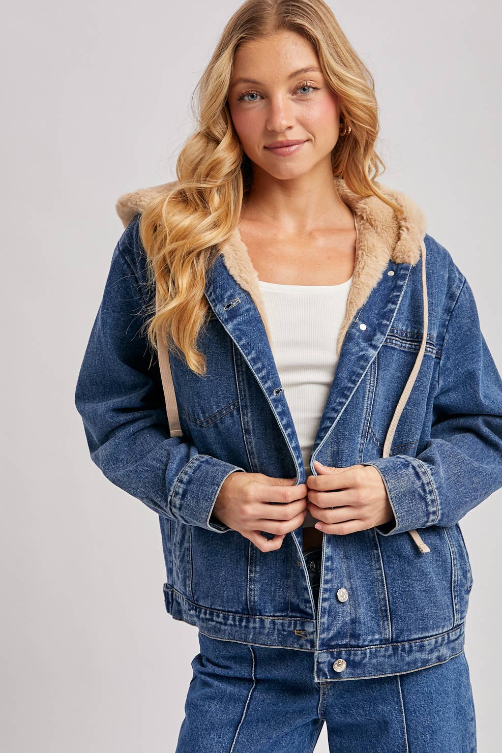BUTTON DOWN FAUX FUR HOODED DENIM JACKET