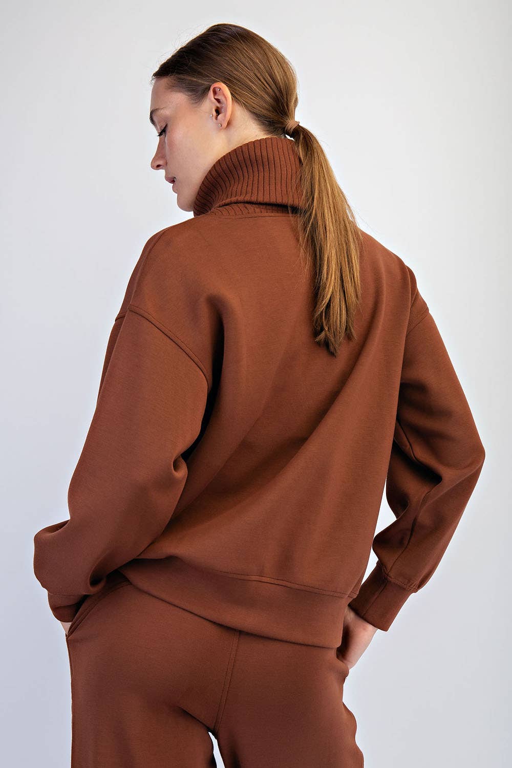 MODAL SCUBA LUXE V-TURTLENECK