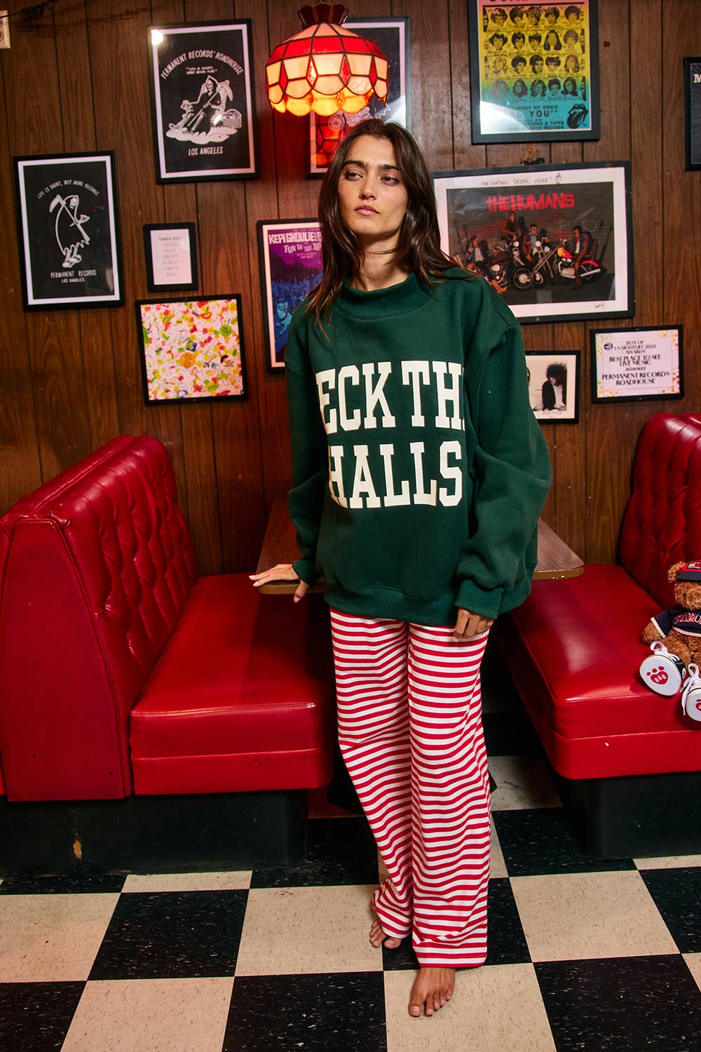 IT2594-DECKTHEHALLS / Reversible Mock-Neck Sweatshirt