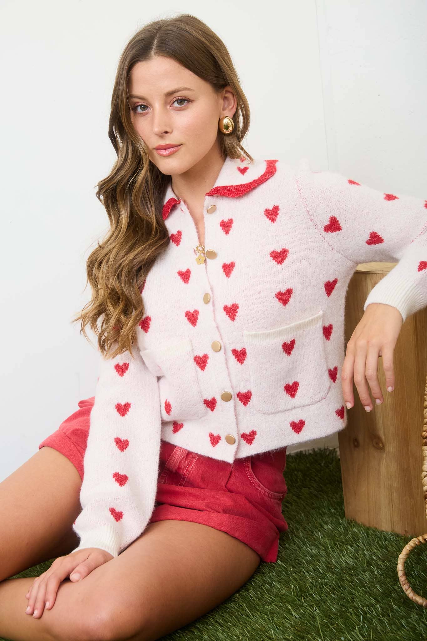 HEART PATTERN SCALLOP COLLAR BUTTON DOWN CARDIGAN