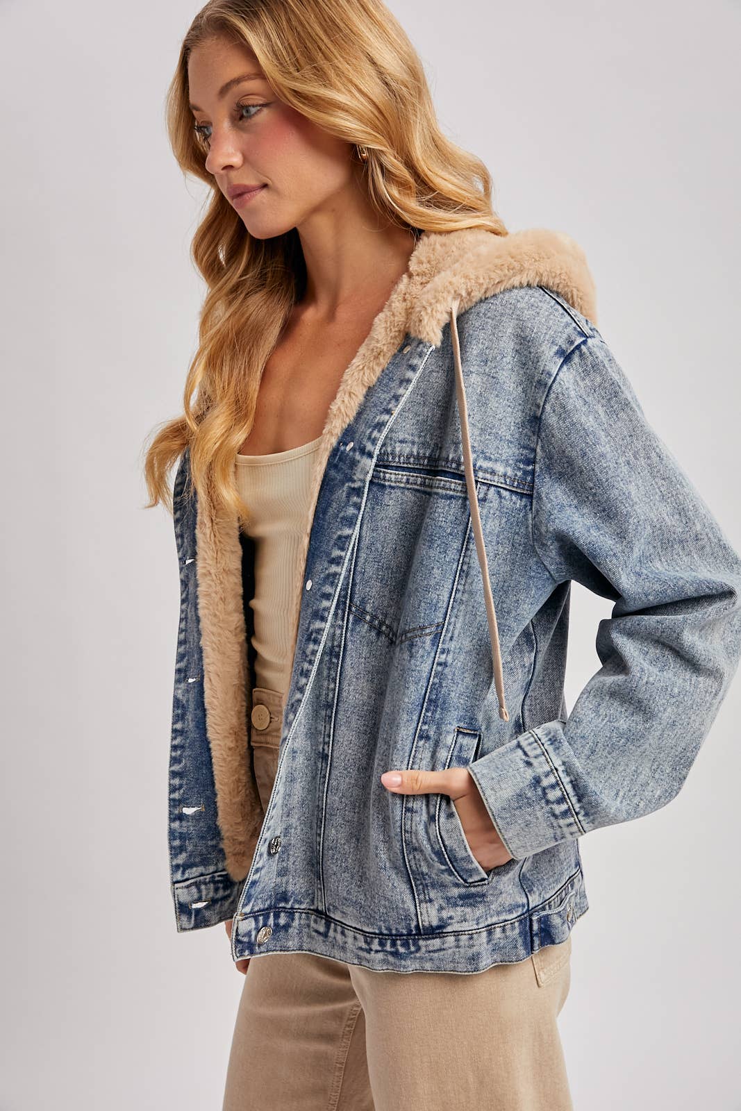 BUTTON DOWN FAUX FUR HOODED DENIM JACKET