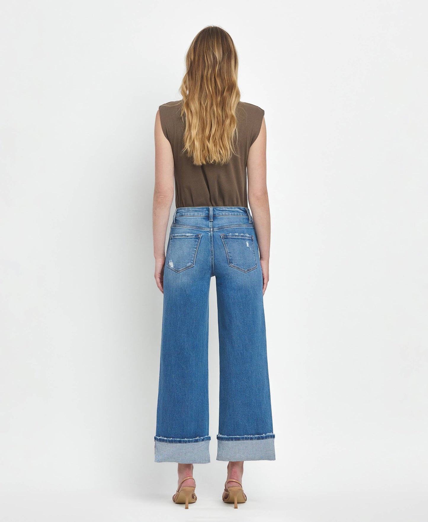 HIGH RISE MEDIUM WASH CUFFED WIDE JEANS F5890