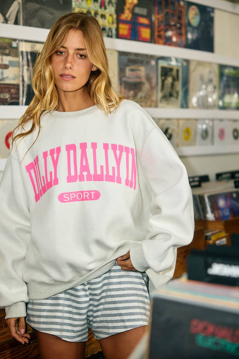 IT2821-DILLYDALLYIN  Reversible Oversized Sweatshirt